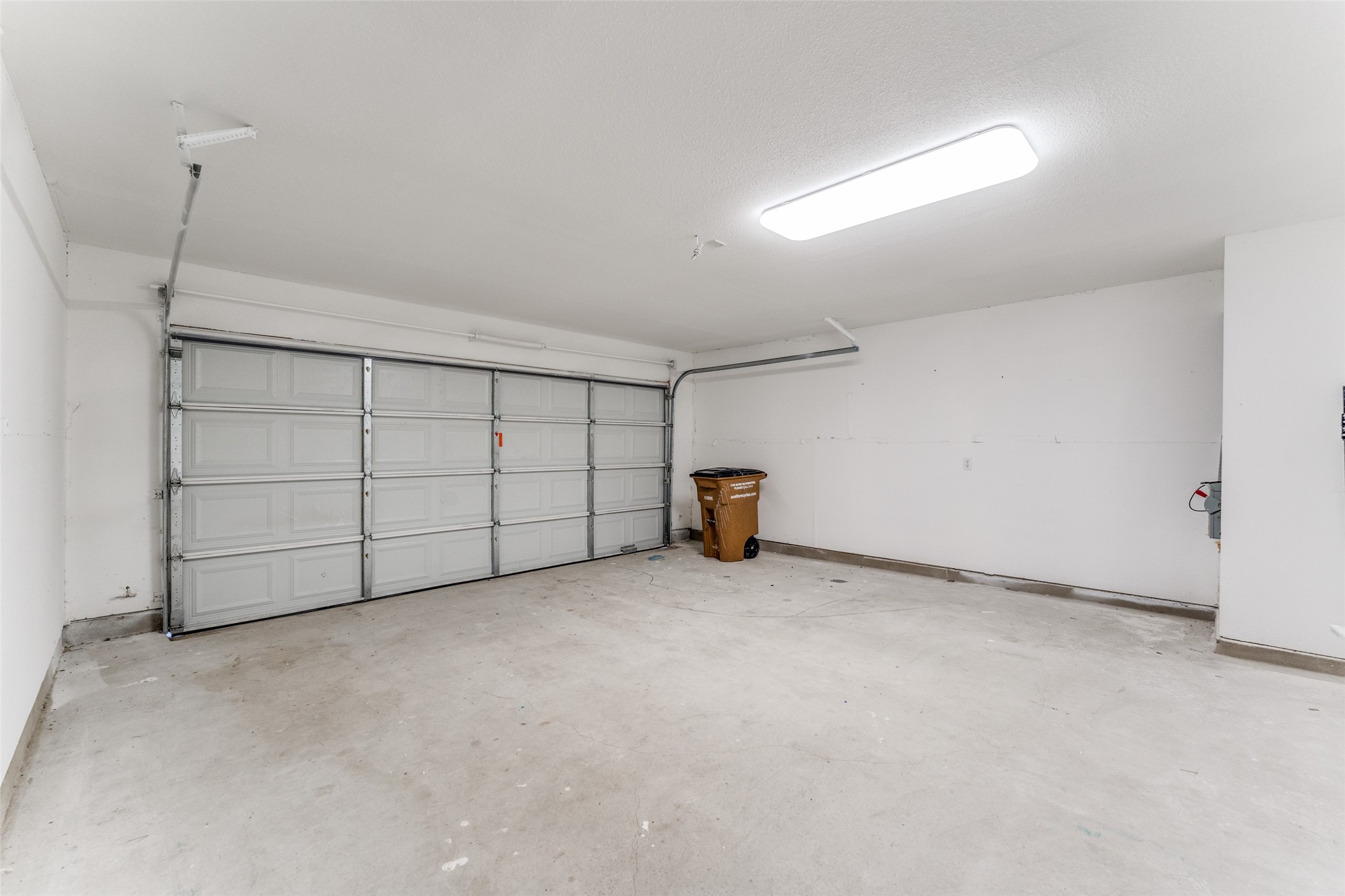 1408 Poppy Seed Lane Austin, TX 78741 - Photo 22 of 23 a view of a garage
