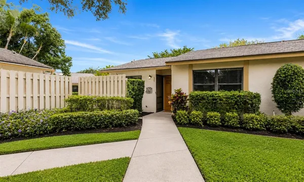 $180,000 | 2903 62nd Street West, Unit 303, Bradenton, FL 34209