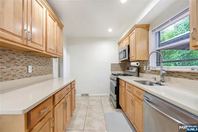 $3,600 | 236 Knickerbocker Road, Dumont, NJ 07628