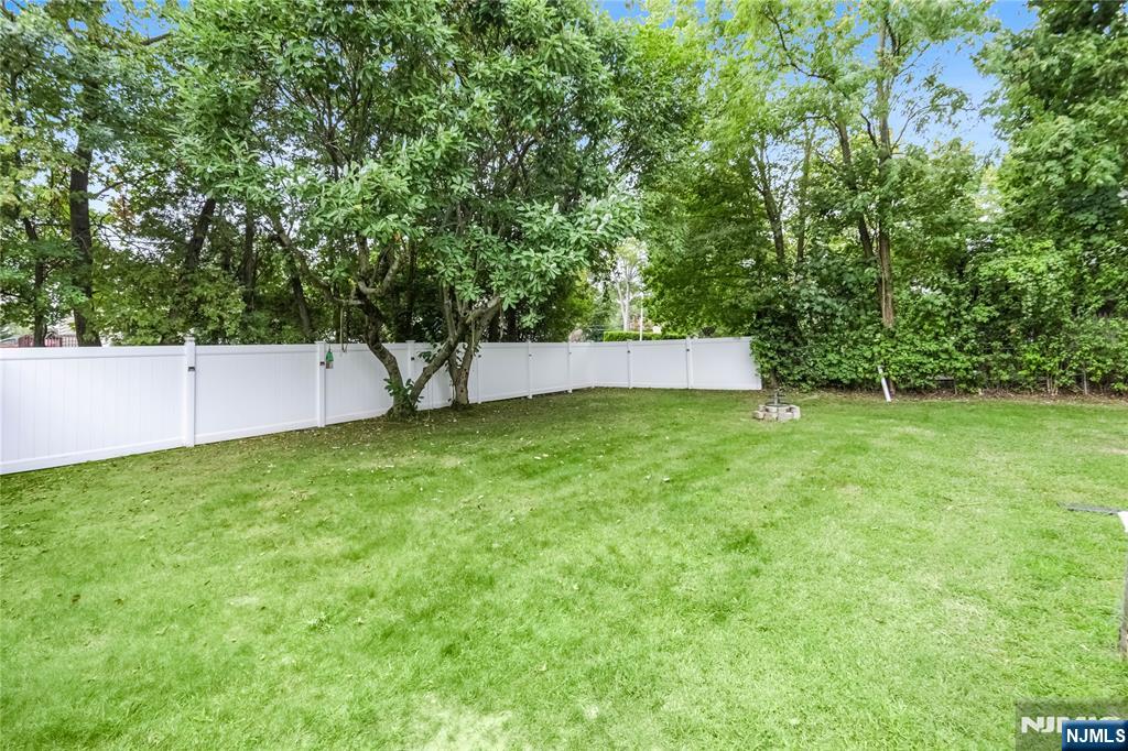 236 Knickerbocker Road Dumont, NJ 07628 - Photo 22 of 27