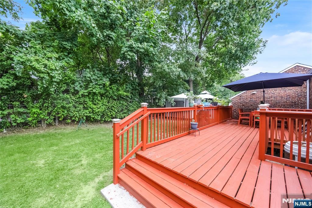 236 Knickerbocker Road Dumont, NJ 07628 - Photo 23 of 27