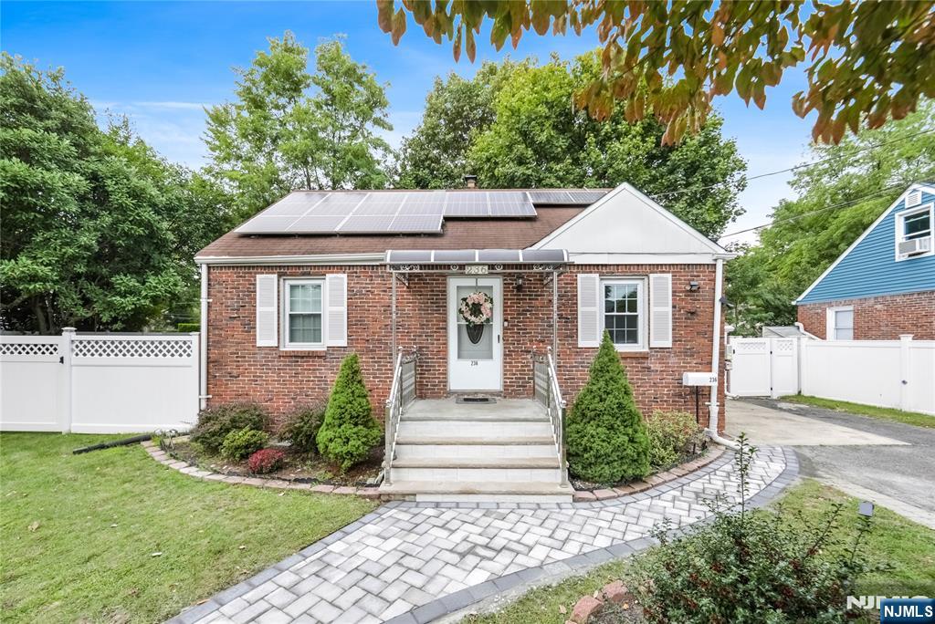 236 Knickerbocker Road Dumont, NJ 07628 - Photo 4 of 27