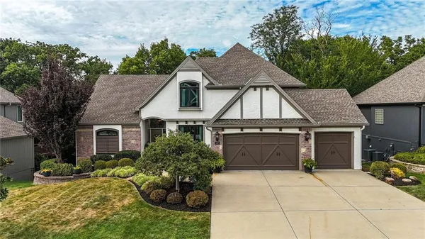 $900,000 | 14670 Northwest 66th Street, Parkville, MO 64152