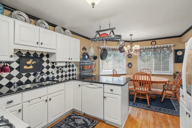 $425,000 | 306 Pineknoll Court, Brighton, MI 48116