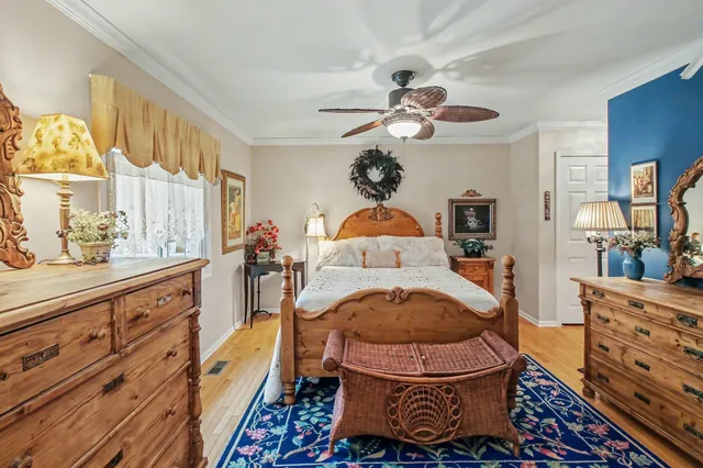 $425,000 | 306 Pineknoll Court, Brighton, MI 48116