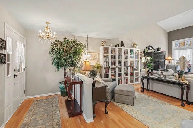 $425,000 | 306 Pineknoll Court, Brighton, MI 48116