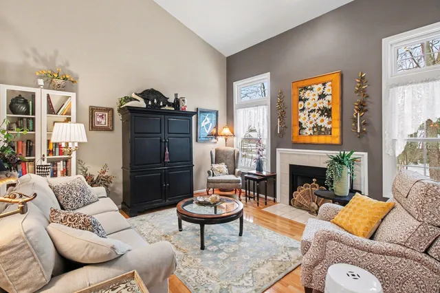 $425,000 | 306 Pineknoll Court, Brighton, MI 48116