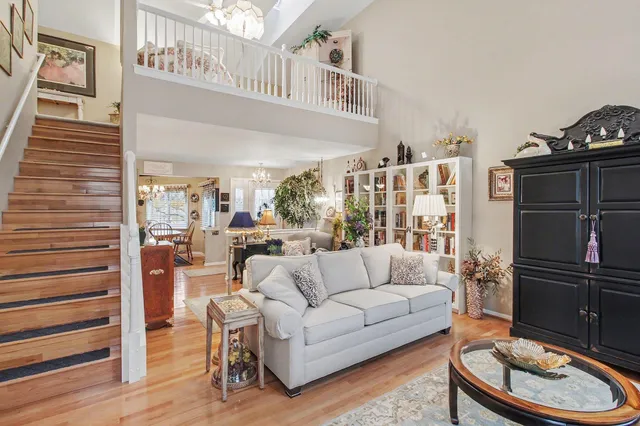 $425,000 | 306 Pineknoll Court, Brighton, MI 48116