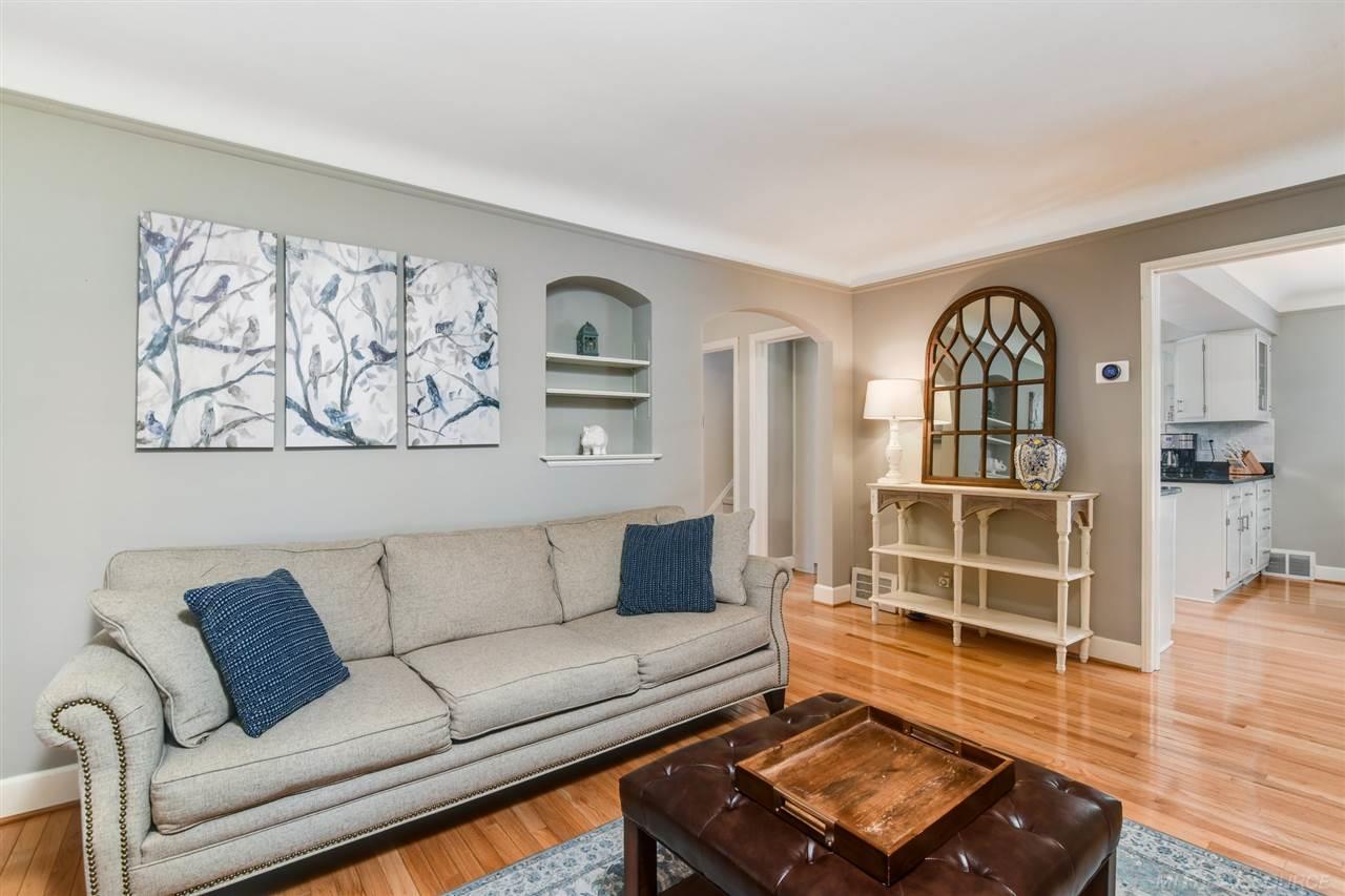 1684 Hawthorne Road Grosse Pointe, MI 48236 - Photo 9 of 29 50017141-8.JPG