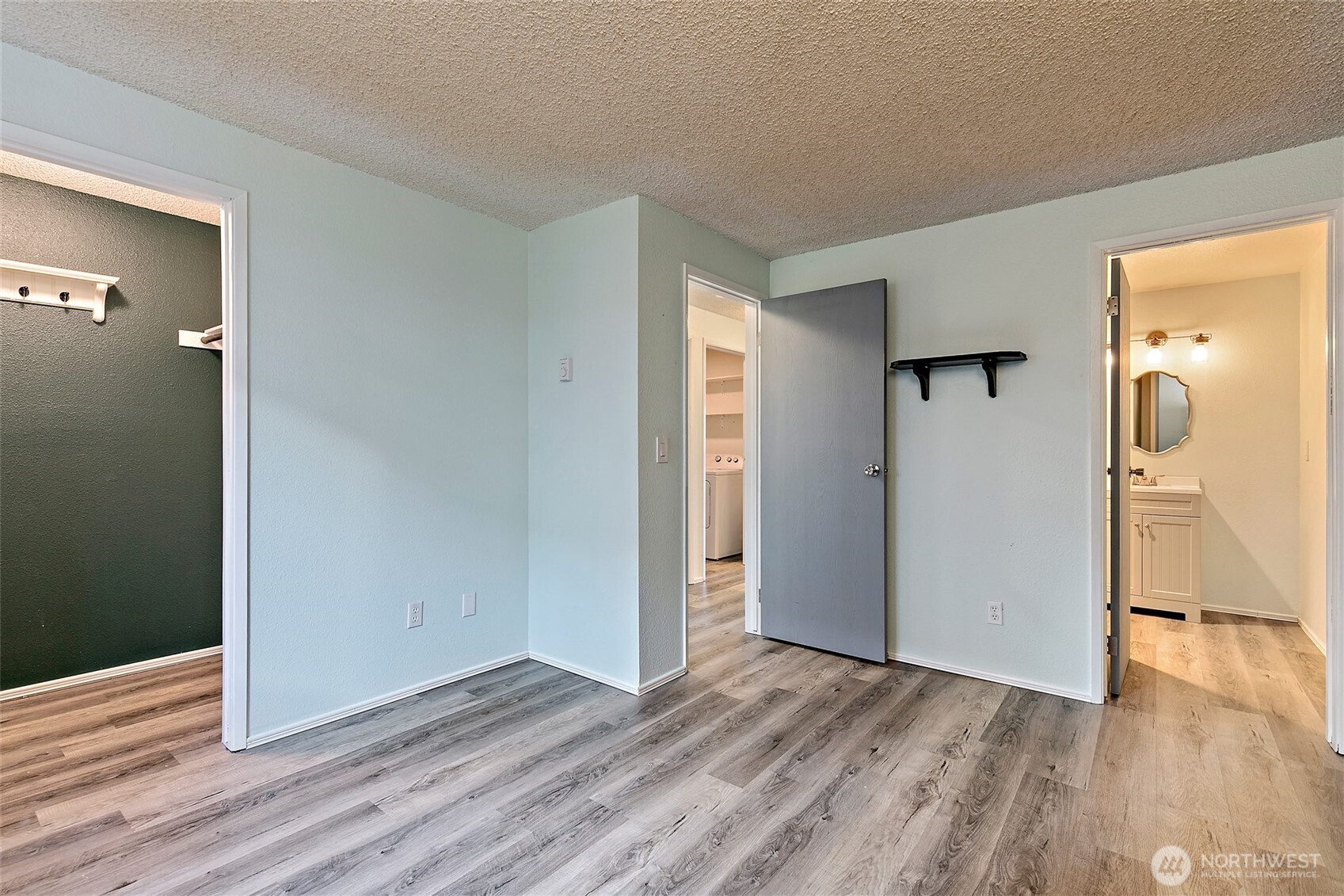 2511 South 248th Street, Unit B21 Kent, WA 98032 - Photo 17 of 30