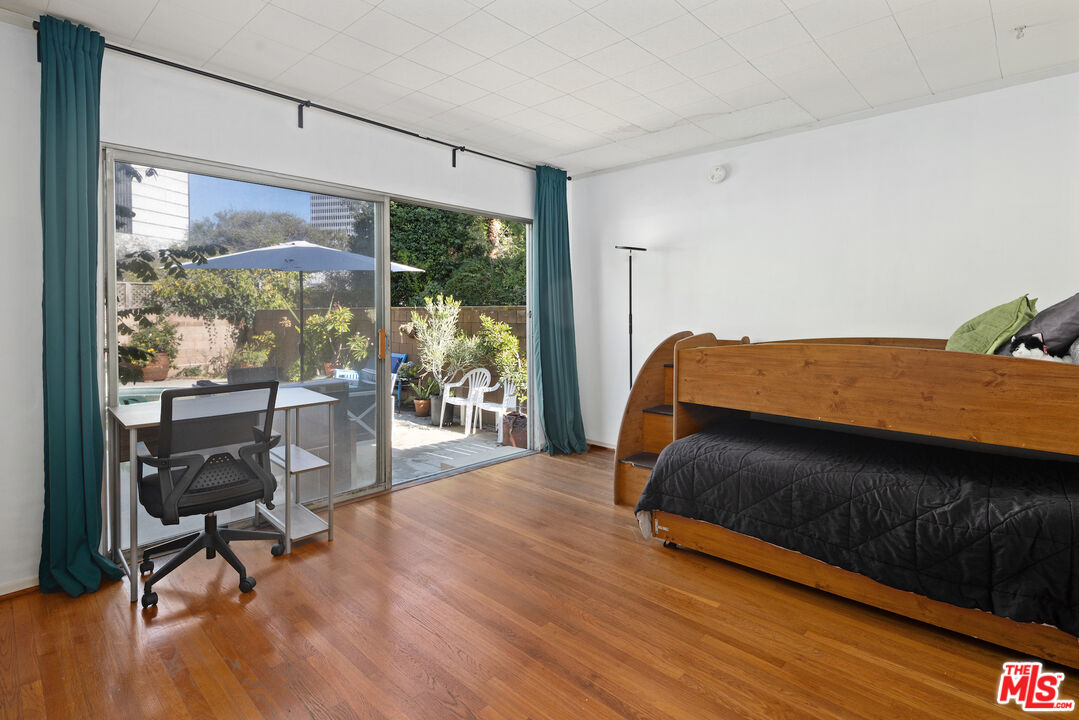 6501 Commodore Sloat Drive Los Angeles, CA 90048 - Photo 12 of 29