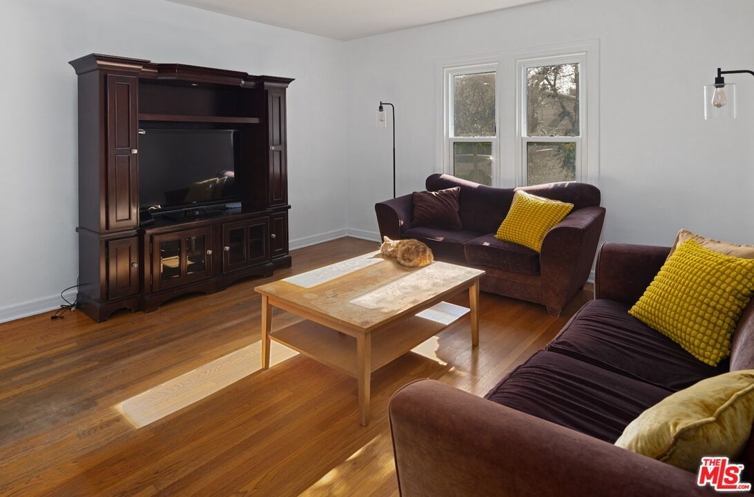 6501 Commodore Sloat Drive Los Angeles, CA 90048 - Photo 2 of 29