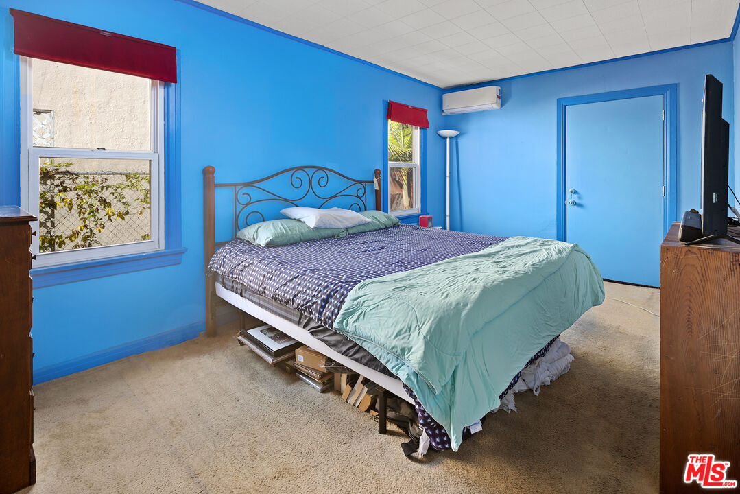 6501 Commodore Sloat Drive Los Angeles, CA 90048 - Photo 21 of 29