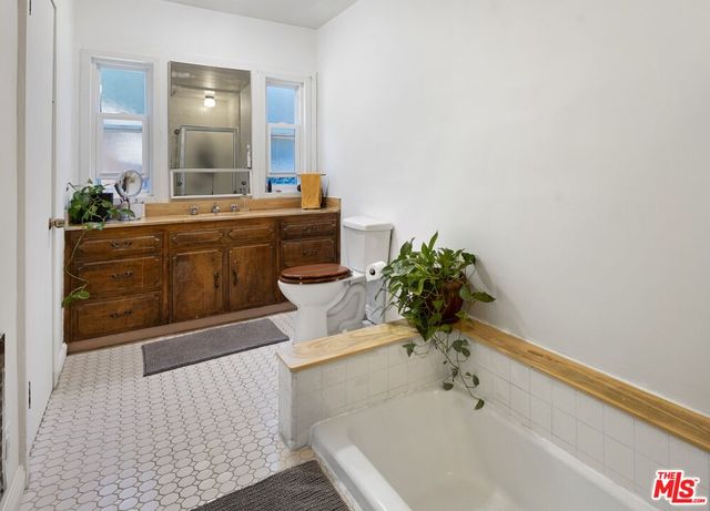 $1,925,000 | 6501 Commodore Sloat Drive, Los Angeles, CA 90048