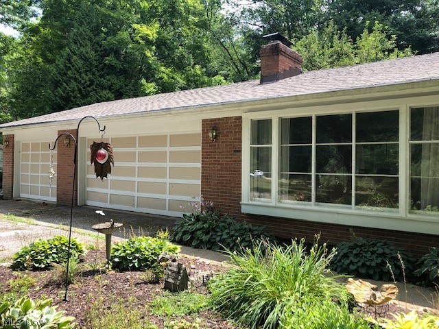3884 Woodthrush Road Akron, OH 44333 - Photo 2 of 31