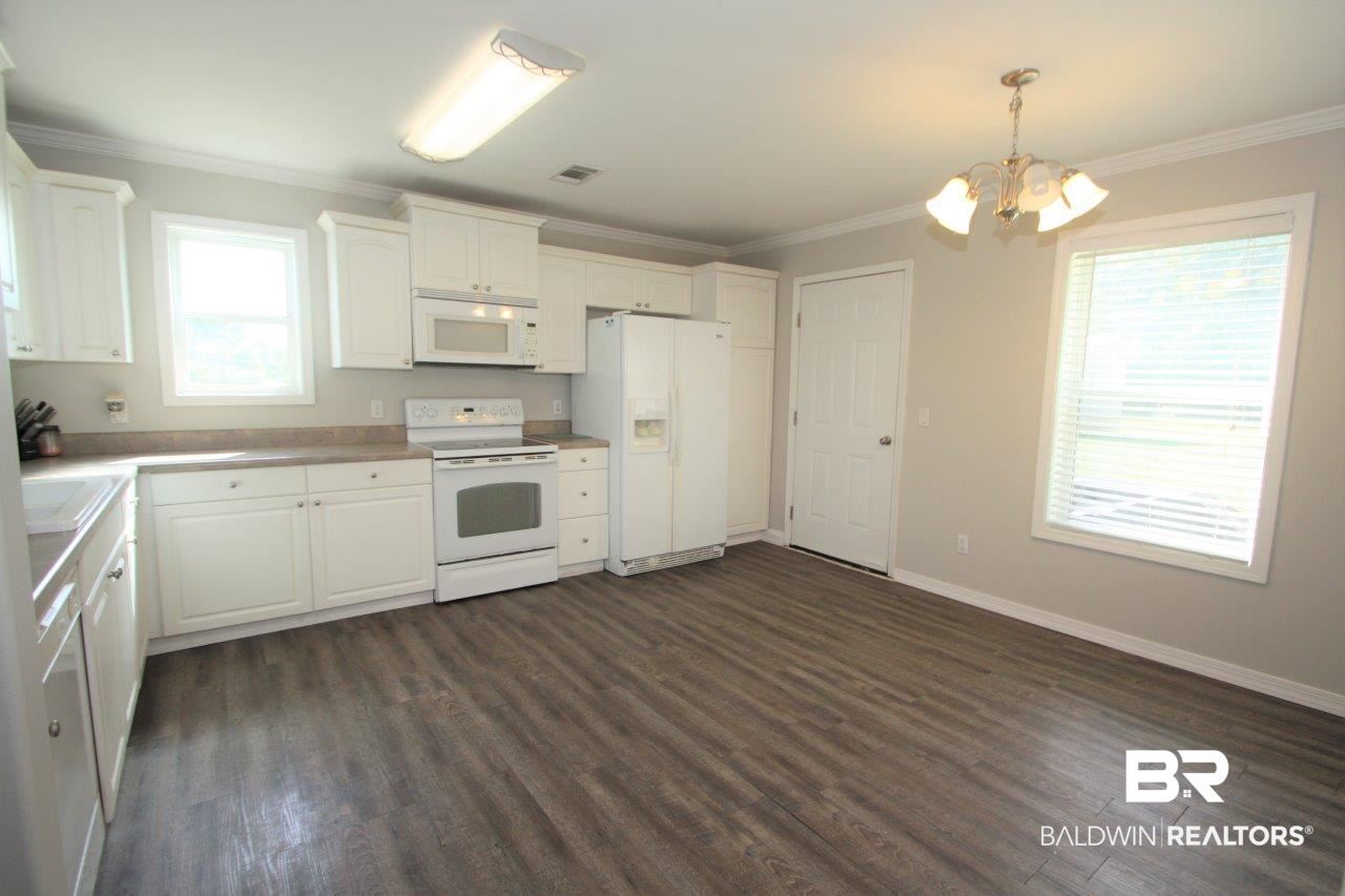 10491 Taylor Woods Loop Wilmer, AL 36587 - Photo 4 of 18
