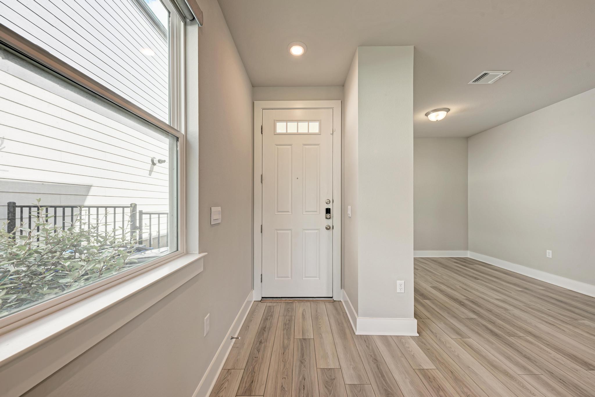 7203 Travertine Spring Drive Austin, TX 78744 - Photo 10 of 38