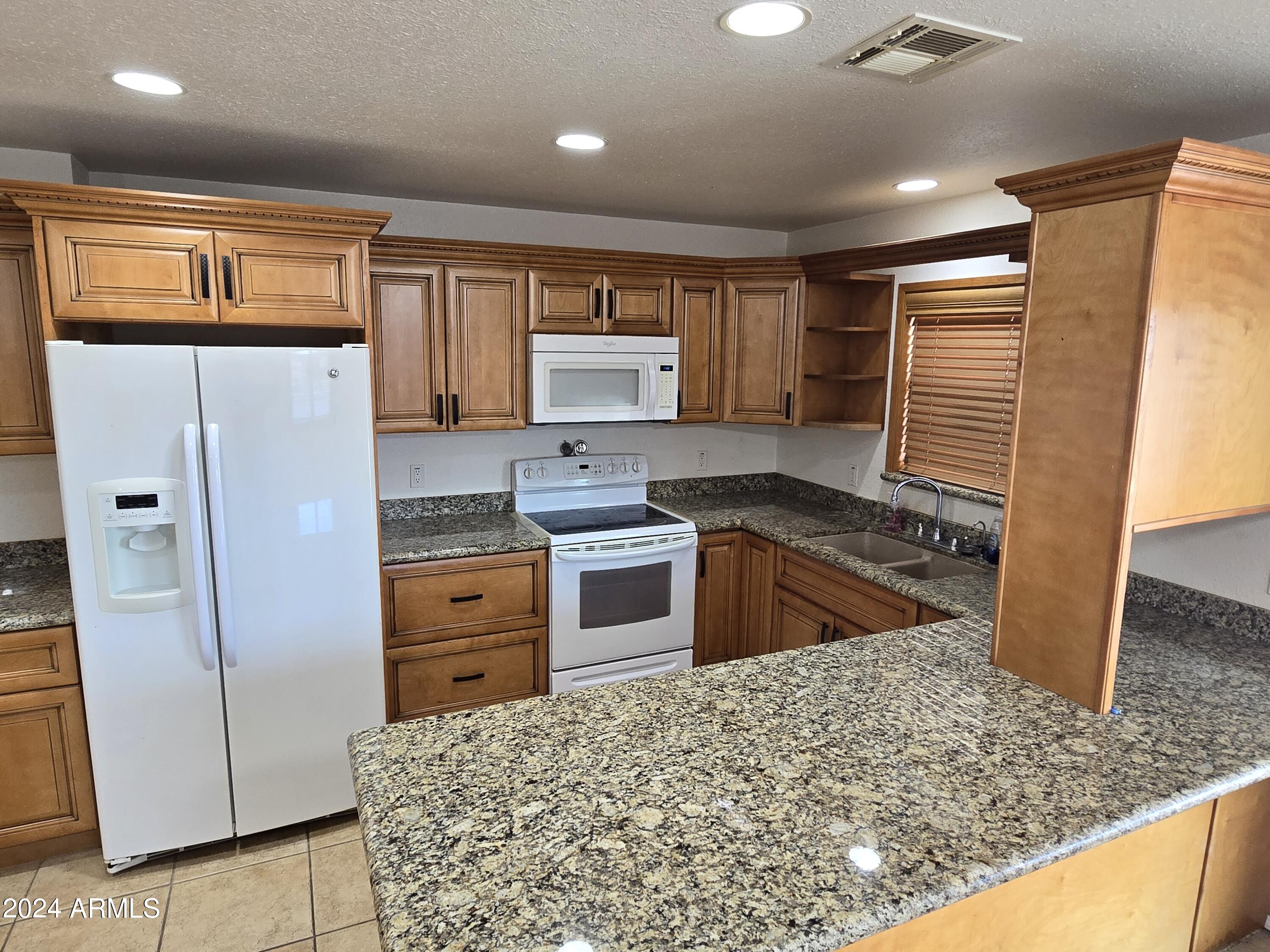 2243 South Cactus Road Apache Junction, AZ 85119 - Photo 12 of 24 20240708_112427