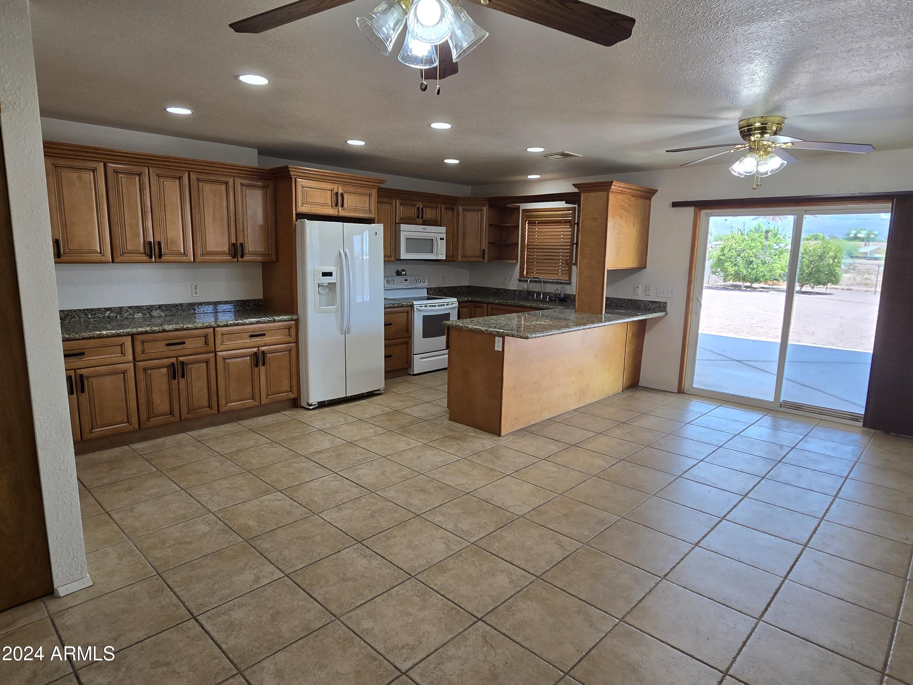 2243 South Cactus Road Apache Junction, AZ 85119 - Photo 10 of 24 20240708_112410
