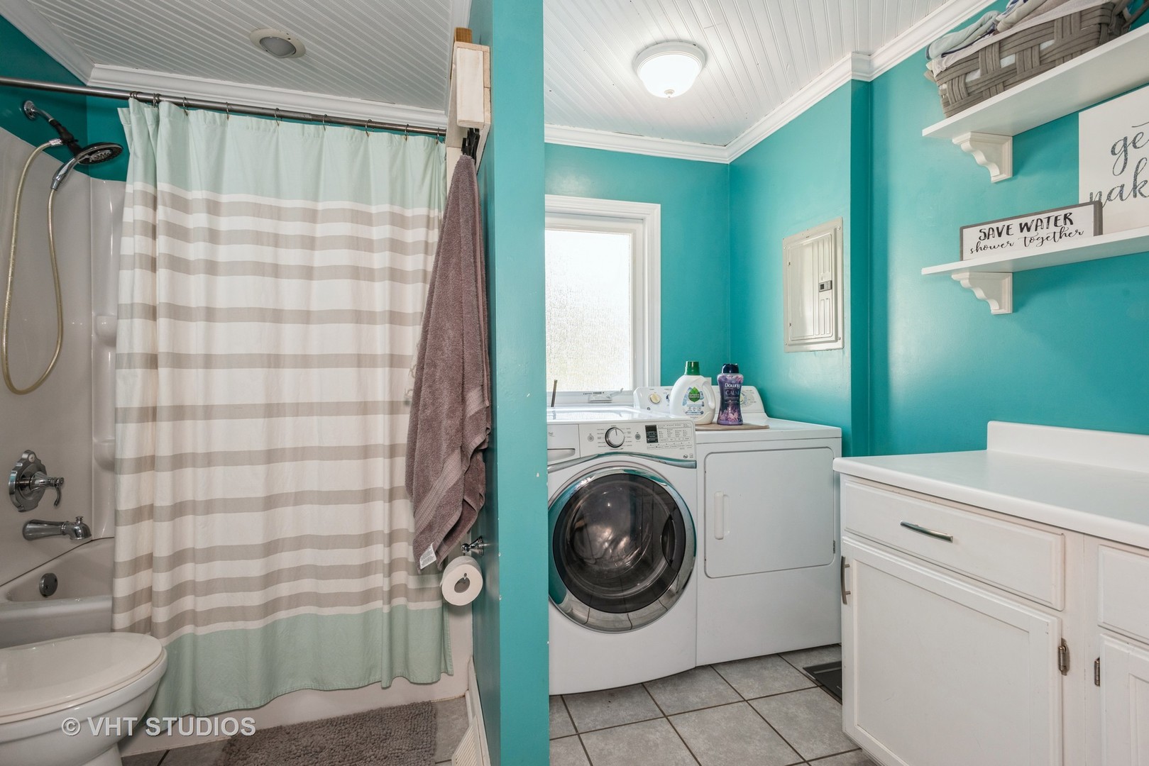 16 East Oltendorf Road Streamwood, IL 60107 - Photo 8 of 18 a utility room with dryer and washer