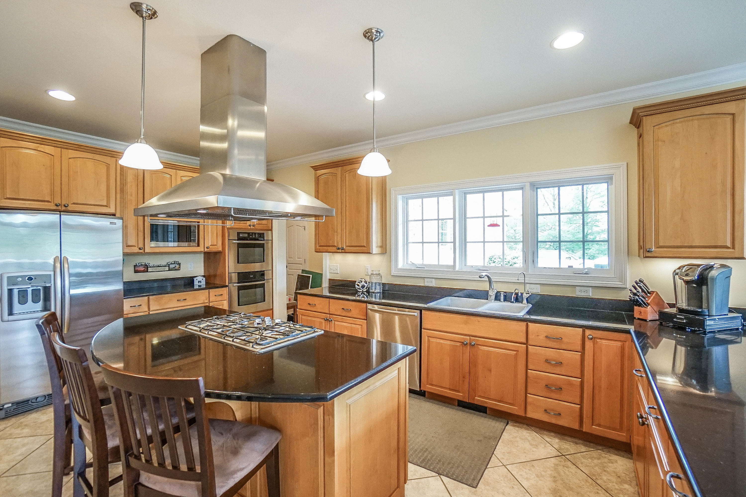 235 Thunder Road Vonore, TN 37885 - Photo 16 of 40 Eat-in Kitchen