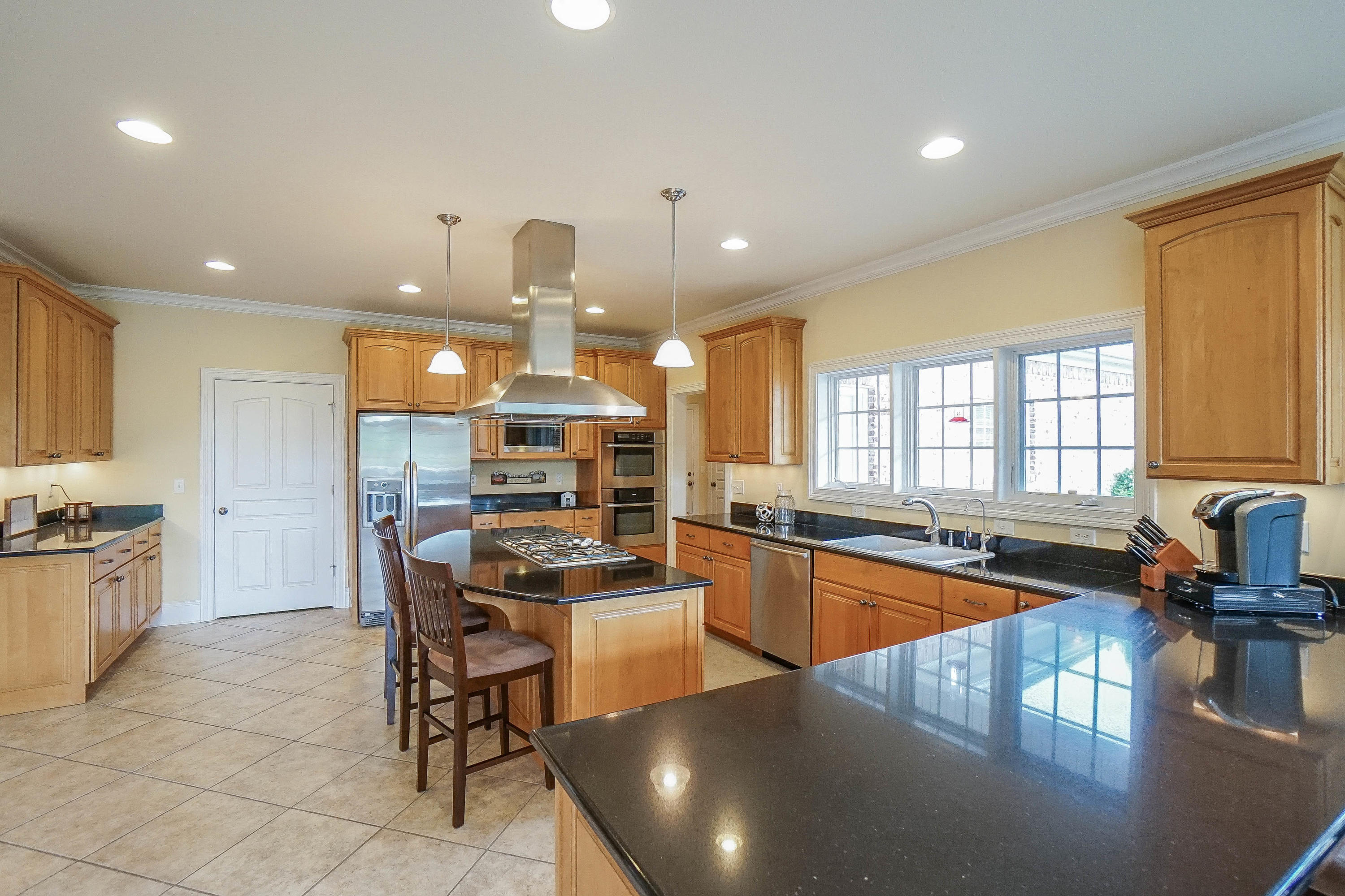 235 Thunder Road Vonore, TN 37885 - Photo 17 of 40 Eat-in Kitchen