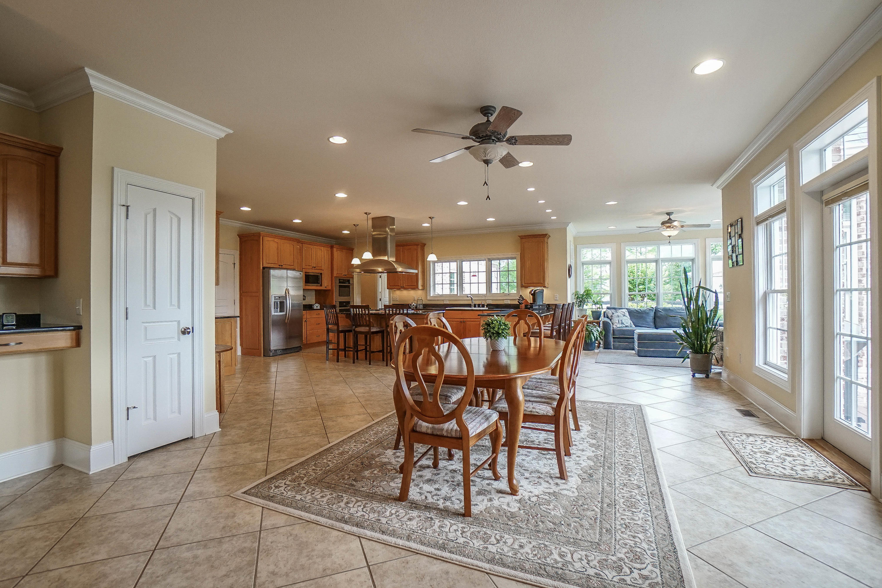 235 Thunder Road Vonore, TN 37885 - Photo 19 of 40 Eat-in Kitchen