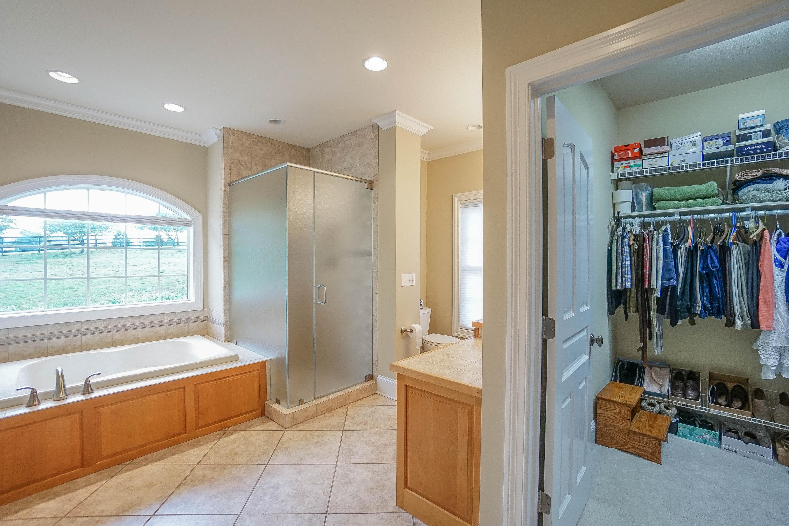 235 Thunder Road Vonore, TN 37885 - Photo 30 of 40 Master Bathroom 1