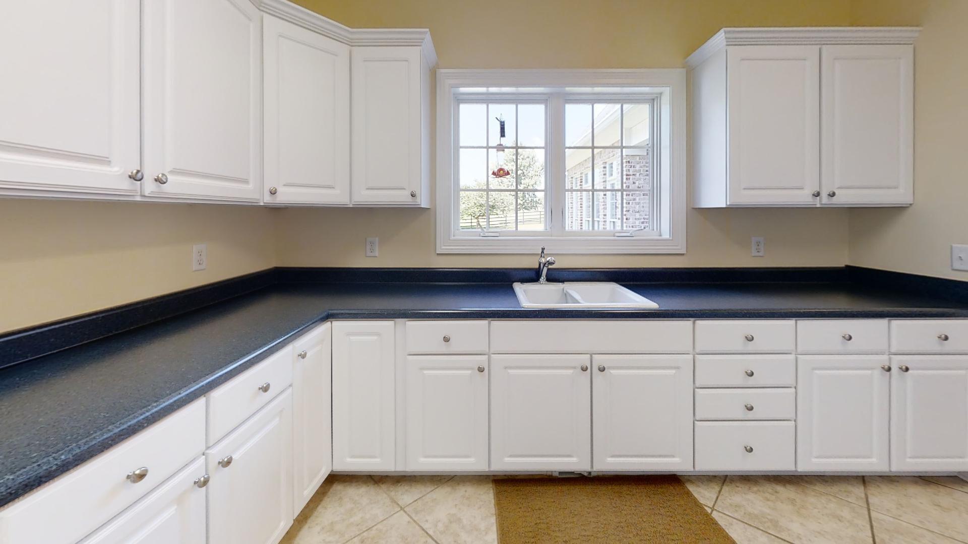 235 Thunder Road Vonore, TN 37885 - Photo 38 of 40 Laundry Room