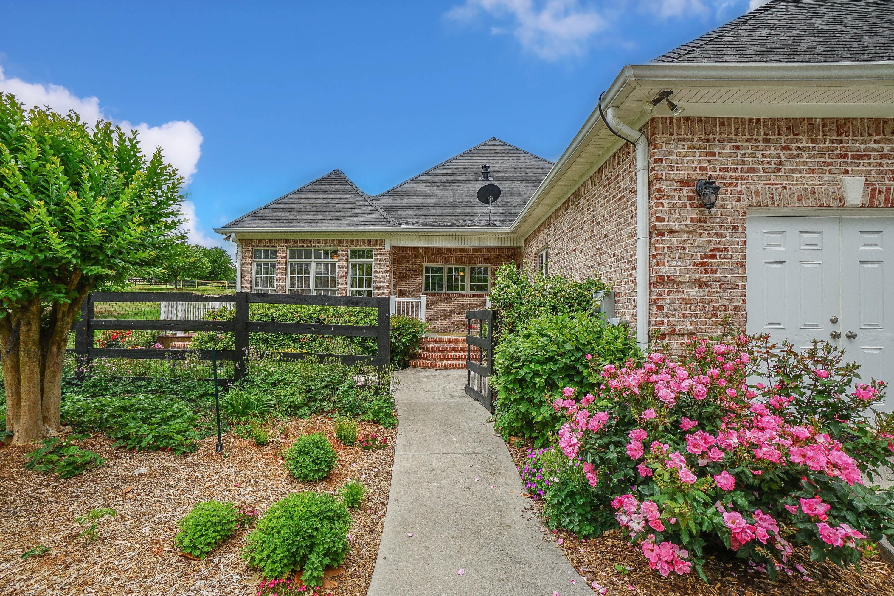 235 Thunder Road Vonore, TN 37885 - Photo 10 of 40 Backyard entry from driveway