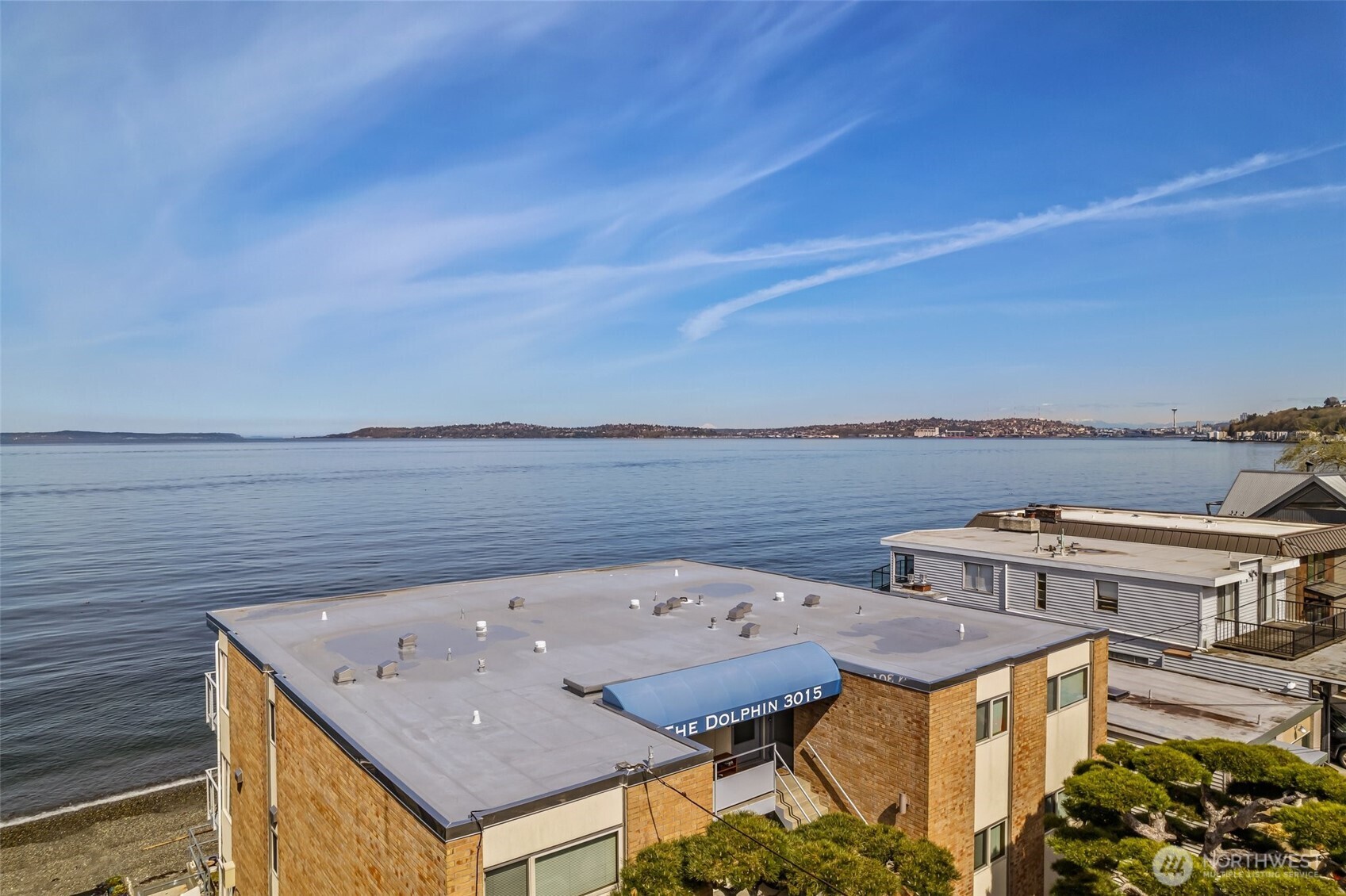 3015 Alki Avenue Southwest Seattle, WA 98116 - Photo 4 of 39