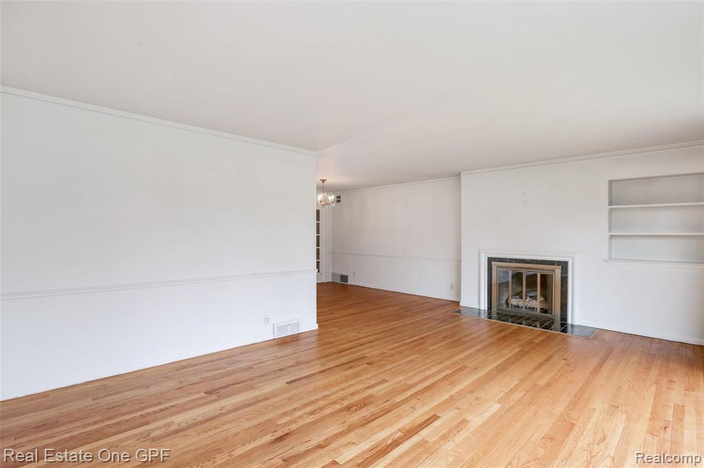 457 Lexington Road Grosse Pointe Farms, MI 48236 - Photo 4 of 26