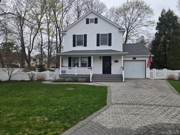 $725,000 | 9 Collins Avenue, Kings Park, NY 11754