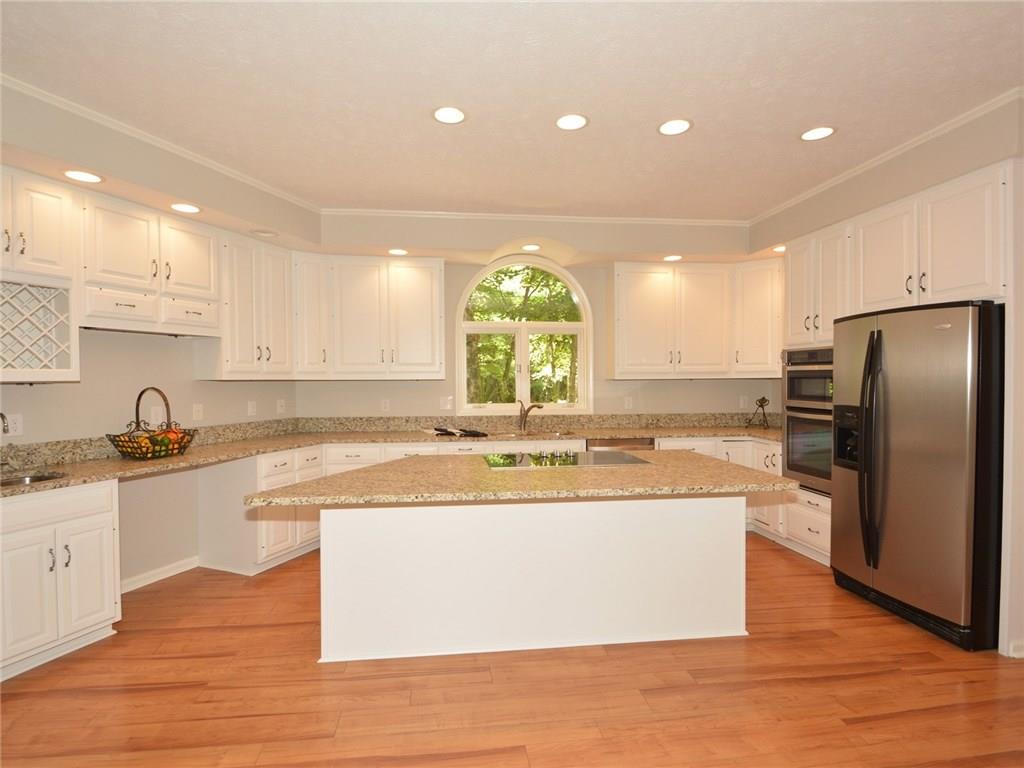 10863 Cedar Ridge Lane Indianapolis, IN 46278 - Photo 6 of 24 Gallery Image 6
