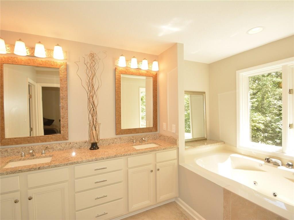 10863 Cedar Ridge Lane Indianapolis, IN 46278 - Photo 9 of 24 Gallery Image 9