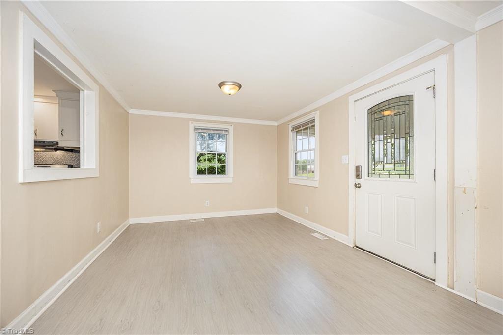 158 John Crotts Road Mocksville, NC 27028 - Photo 4 of 31 Living room