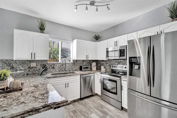 $2,900 | 8518 Southwest 214th Lane, Cutler Bay, FL 33189