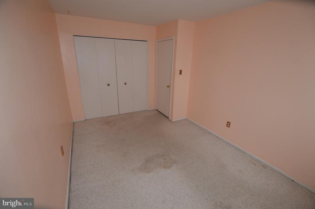 7972 Tick Neck Road Pasadena, MD 21122 - Photo 11 of 19 a view of room