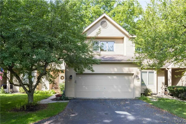 $444,900 | 109 White Heron Circle, Manlius, NY 13066