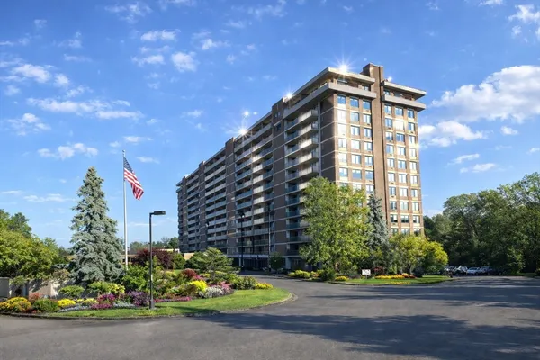 $579,000 | 1012 Ferncroft Tower, Unit 1012, Middleton, MA 01949