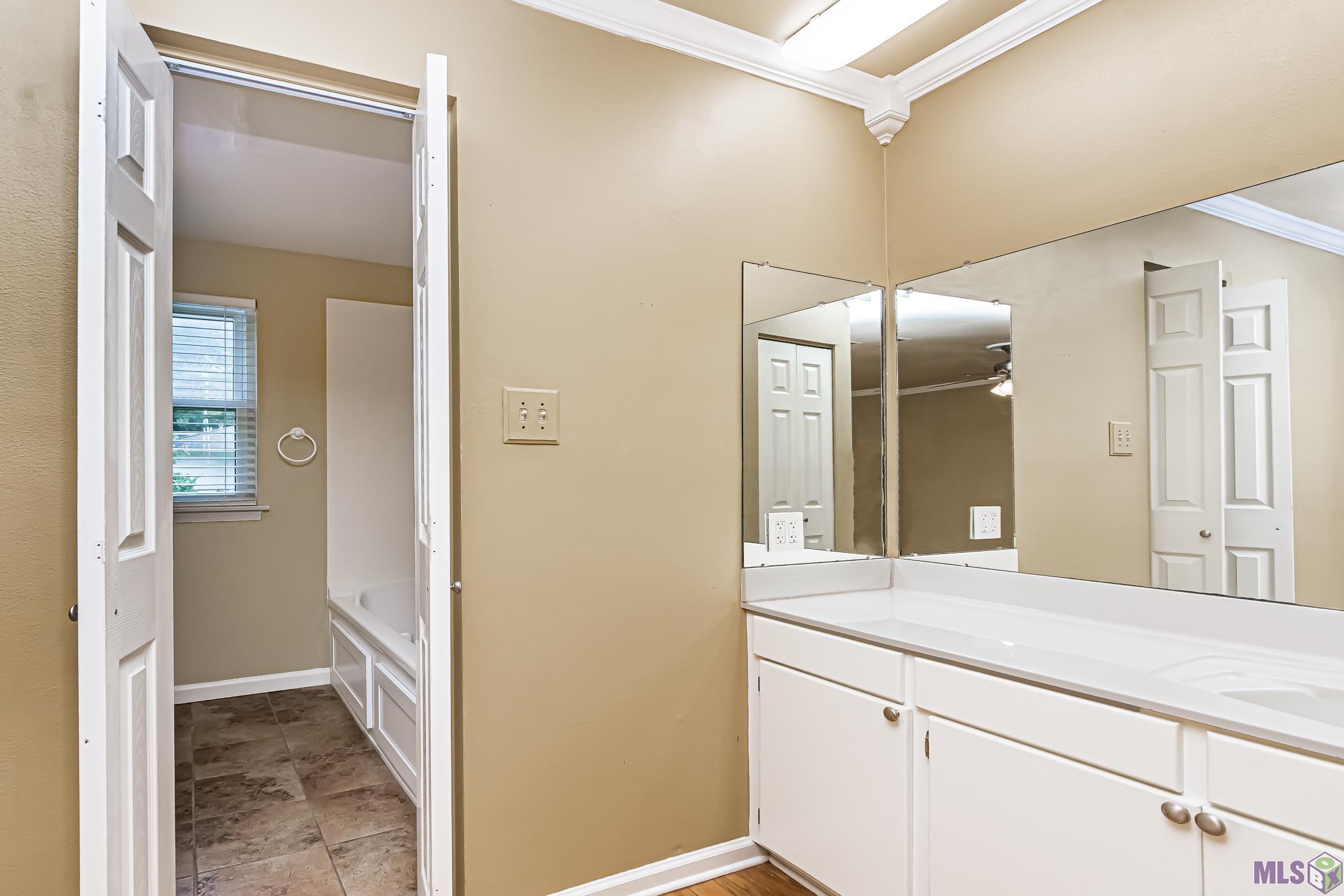 10386 Rhapsody Drive Baton Rouge, LA 70815 - Photo 15 of 21 Primary Bath Sink
