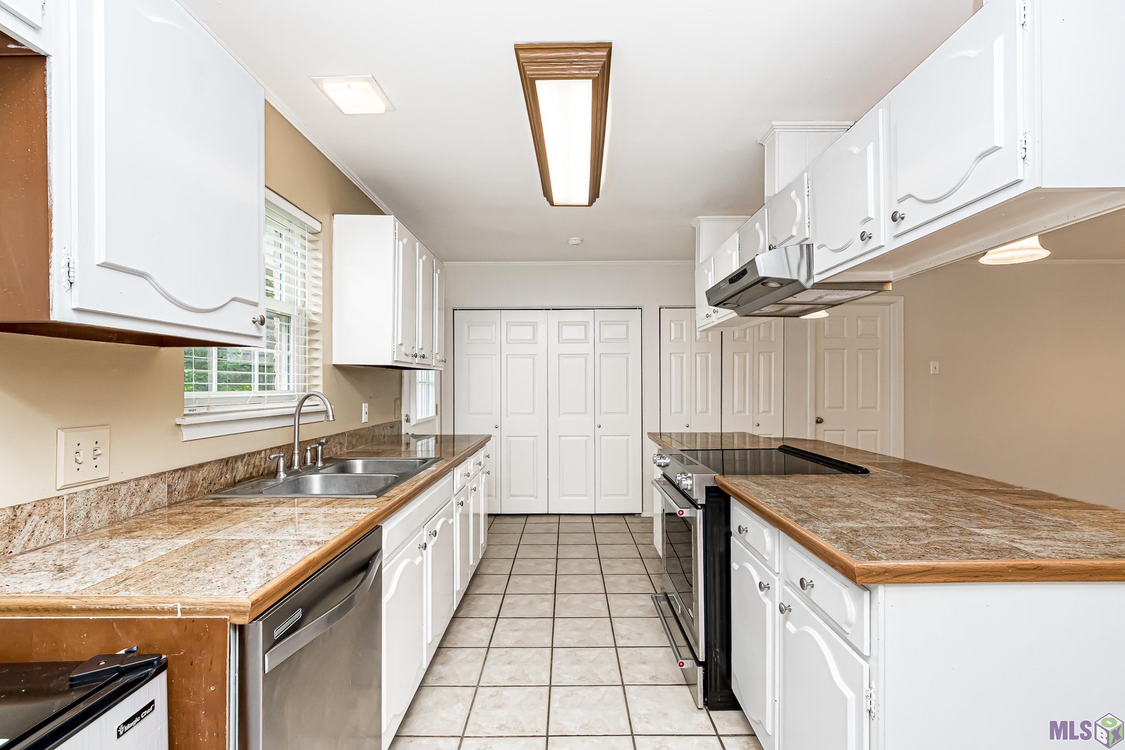 Gorgeous Granite Tile Counters