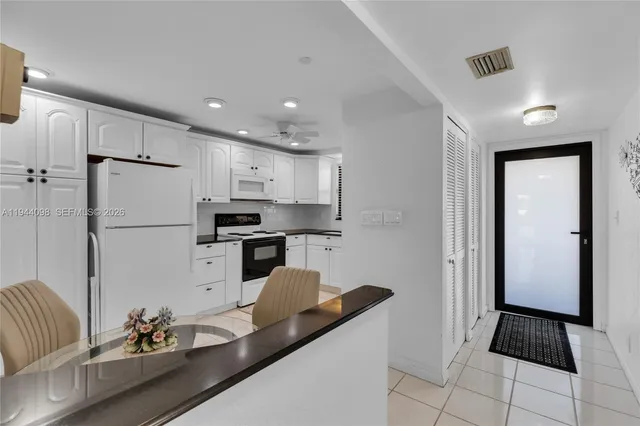 $269,500 | 2430 DC Country Club Boulevard, Unit 2062, Deerfield Beach, FL 33442