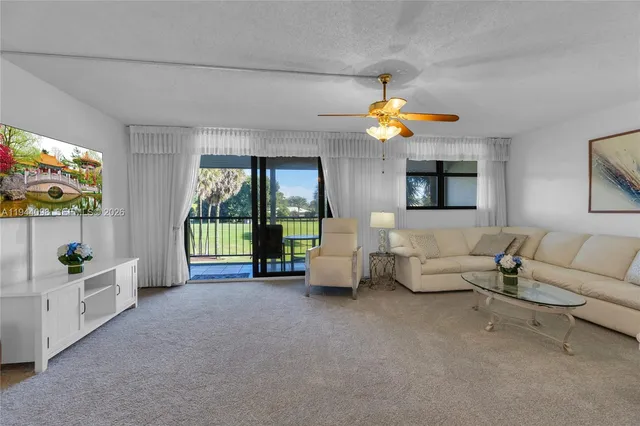 $269,500 | 2430 DC Country Club Boulevard, Unit 2062, Deerfield Beach, FL 33442