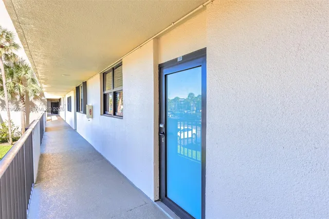 $269,500 | 2430 DC Country Club Boulevard, Unit 2062, Deerfield Beach, FL 33442