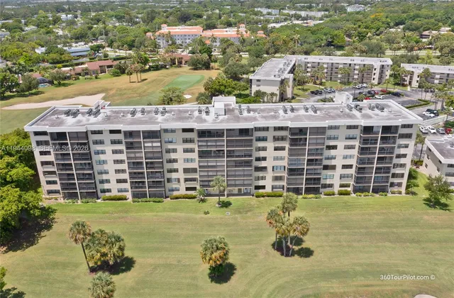 $269,500 | 2430 DC Country Club Boulevard, Unit 2062, Deerfield Beach, FL 33442