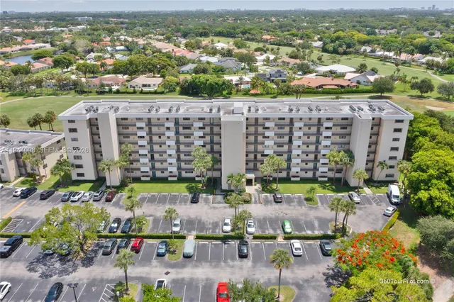 $269,500 | 2430 DC Country Club Boulevard, Unit 2062, Deerfield Beach, FL 33442