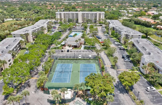 $269,500 | 2430 DC Country Club Boulevard, Unit 2062, Deerfield Beach, FL 33442