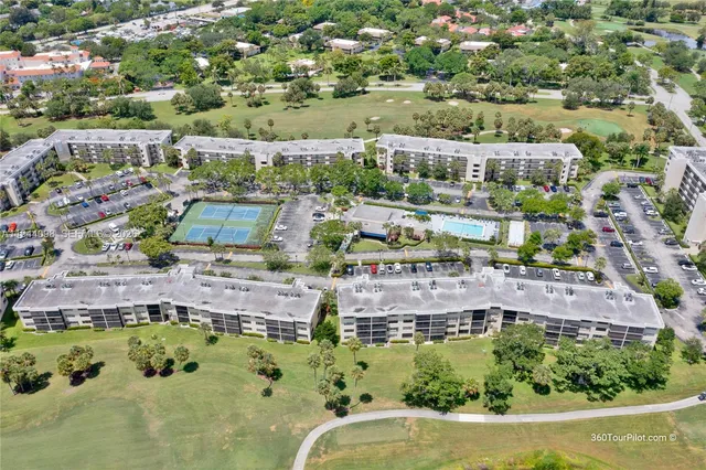 $269,500 | 2430 DC Country Club Boulevard, Unit 2062, Deerfield Beach, FL 33442