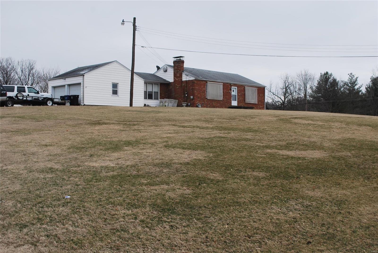 6130 Erb Road St. Louis, MO 63129 - Photo 2 of 11 Gallery Image 2